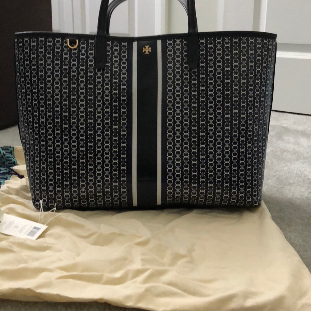Tory Burch Black Gemini Link Tote Bag